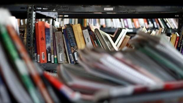  Libros de una biblioteca municipal. 