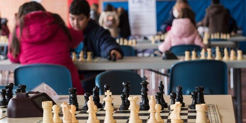  Jóvenes ajedrecistas ciegos participarán en clases para aprender nuevas técnicas en Benidorm. 