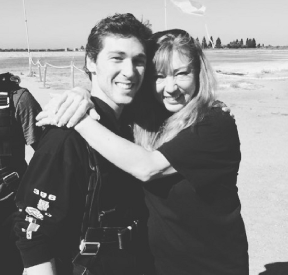  Tyler Turner y su madre. INSTAGRAM 