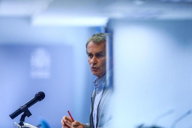  El director del Centro de Alertas y Emergencias Sanitarias (CCAES), Fernando Simón durante una rueda de prensa convocada ante los medios, a 12 de abril de 2021, en el Complejo de La Moncloa, Madrid, (España). Las comunidades autónomas han notificado este - EUROPA PRESS/R.Rubio.POOL - Europa Press 