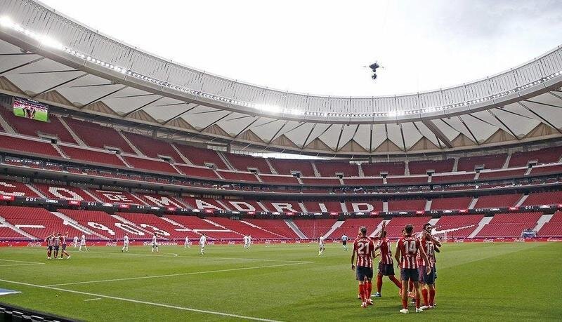  Imagen panorámica en la celebración del gol de Correa (1-0) ante la S.D. Huesca 