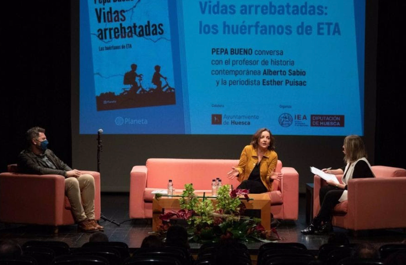  La periodista Pepa Bueno presenta su libro ''Vidas arrebatadas: los huérfanos de ETA', en Huesca. - DIPUTACIÓN DE HUESCA 