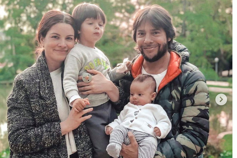  Joaquín Cortés junto a su familia. IG 