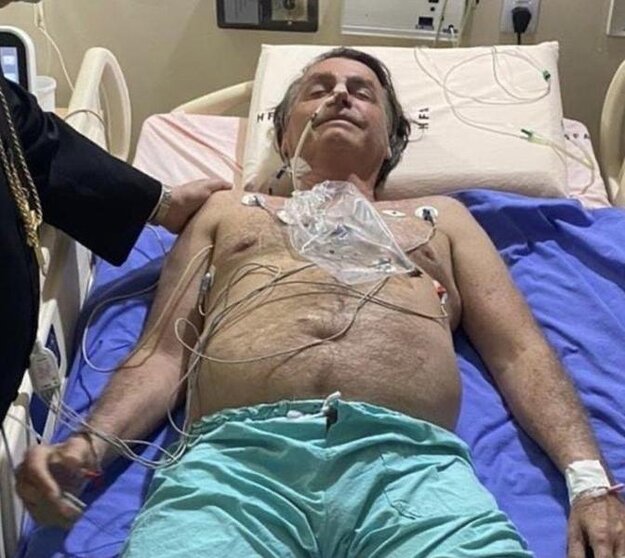  Jair Bolsonaro en la cama del hospital - Instagram - @jairmessiasbolsonaro 