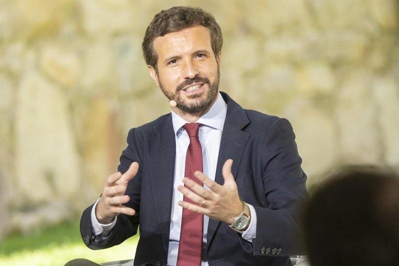  El presidente nacional del Partido Popular, Pablo Casado, participa en la mesa redonda 'La Concordia, base de nuestra Constitución y del éxito de nuestra democracia', a 19 de julio de 2021, en Ávila, Castilla y León (España). - Gustavo Serrano - Europa Press 