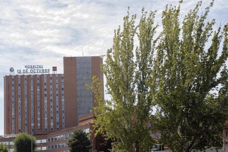 <p> Fachada del Hospital 12 de octubre de Madrid. - Eduardo Parra - Europa Press - Archivo </p>