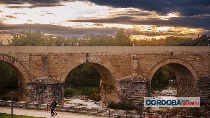 <p> Vista del Puente Romano al atardecer | Jose Leon </p>