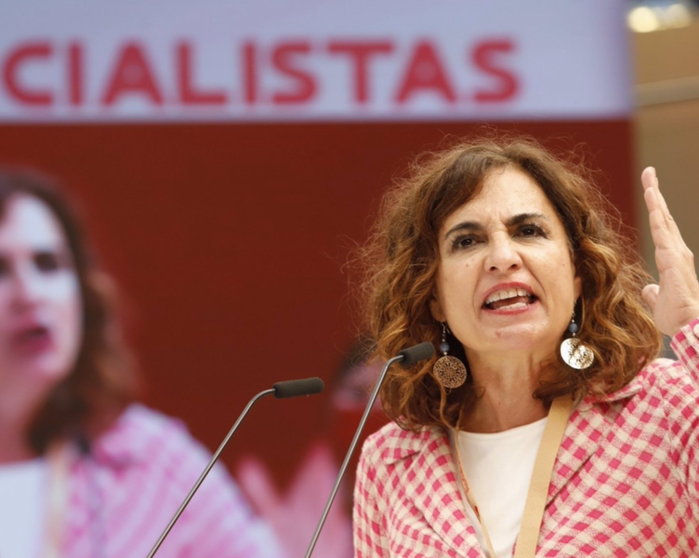 <p> La ministra de Hacienda, María Jesús Montero, interviene en el 14 Congreso Regional del PSOE-A. - ALEX ZEA (EUROPA PRESS) </p>