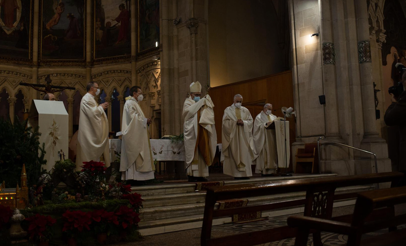 <p> Archivo - El cardenal arzobispo Juan José Omella durante una misa - David Zorrakino - Europa Press - Archivo </p>