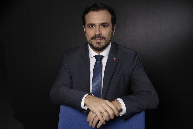 <p> El ministro de Consumo, Alberto Garzón, posa para Europa Press, en la sede del Ministerio, a 2 de diciembre de 2021, en Madrid </p>