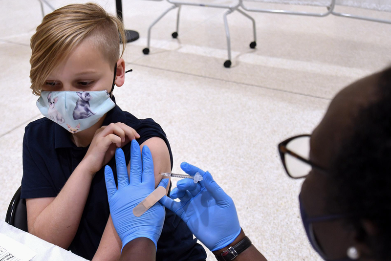 <p> vacuna contra la COVID-19 de Pfizer en un centro de vacunación para niños de 5 a 11 años en Eastmonte Park en Altamonte Springs, Estados Unidos, a 09 de noviembre de 2021. - Paul Hennessy/SOPA Images via ZU / DPA </p>