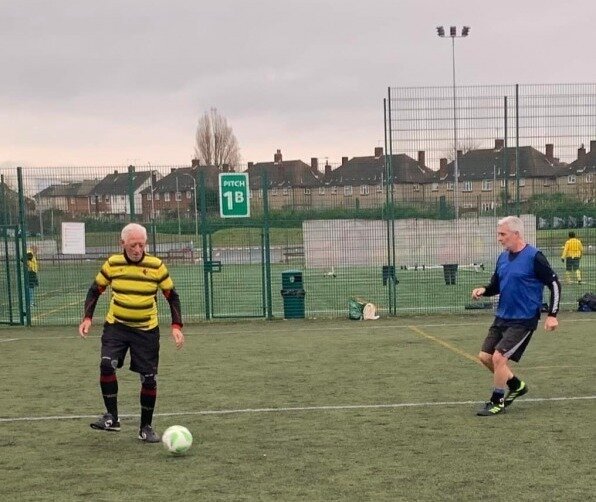 <p> La nueva modalidad de fútbol idónea para la tercera edad. Fuente: Twitter </p>