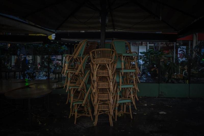 <p> Terraza de Barcelona durante la pandemia </p>