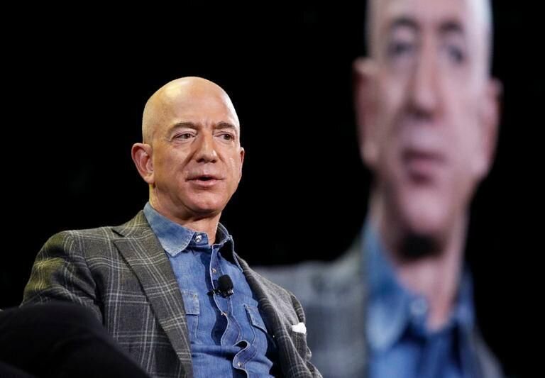 <p> Jeff Bezos </p>