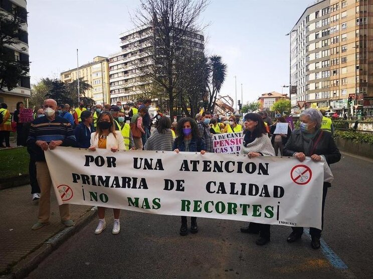 <p> Concentración en defensa de la sanidad pública </p>