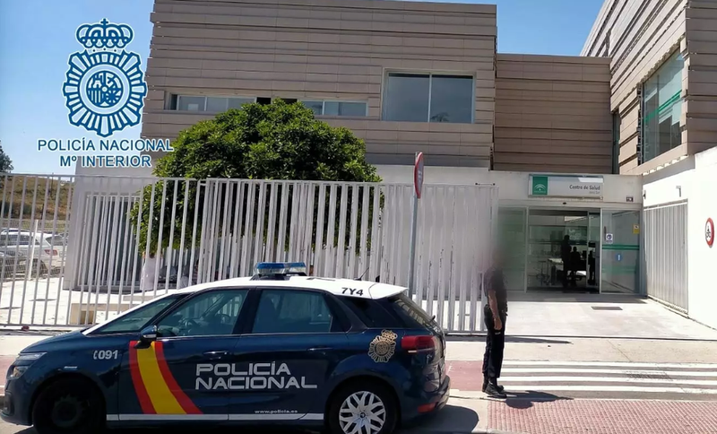 <p> Vehículo de la Policía Nacional en la Comisaría de Jerez. Fuente: Europa Press </p>