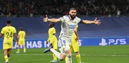 <p> Benzema celebrando el gol del pase para el Real Madrid </p>