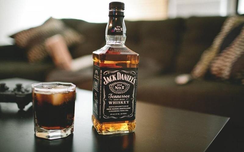 <p> Botella de Whisky Jack Daniels - Imagen de Archivo </p>