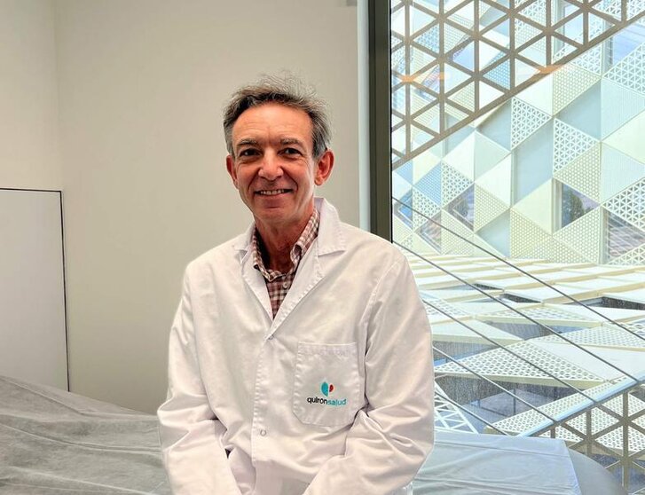 <p> El doctor Balbino Povedano, uno de los jefes de servicio de Ginecología y Obstetricia del Hospital Quirónsalud Córdoba </p>