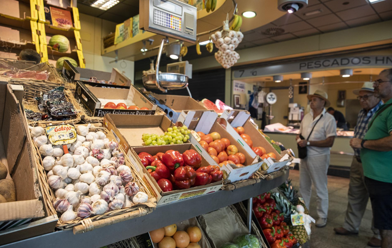 <p> Archivo - Un puesto de frutas y verduras en un mercado - María José López - Europa Press - Archivo </p>