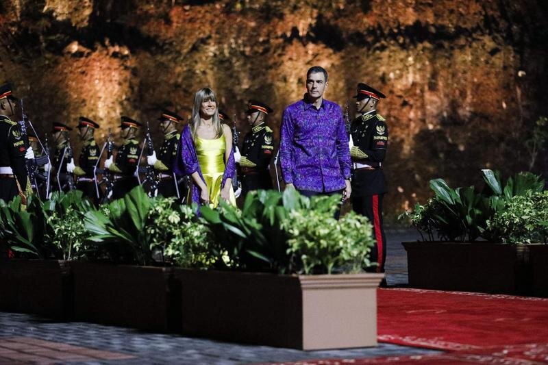  Pedro Sánchez junto a Begoña Fernández, su esposa 