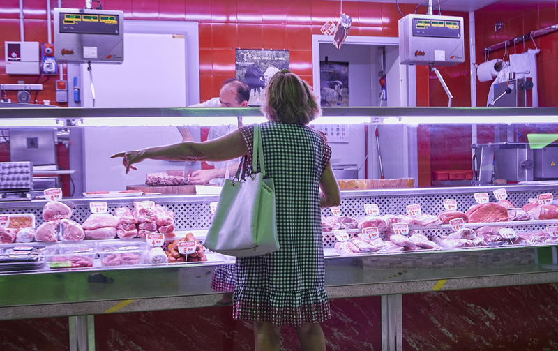  Archivo - Un estante de carne en el Mercado Municipal de Pacífico. - Jesús Hellín - Europa Press - Archivo 