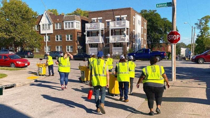  Los nuevos trabajadores limpiando Kansas City 