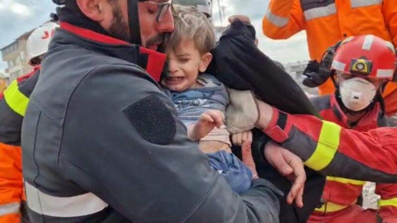  Rescate de un niño en Turquía 