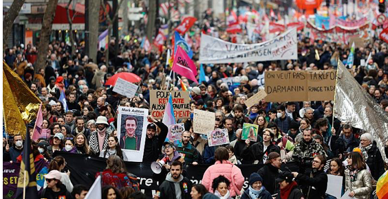  Miles de manifestantes marchan en Francia en una nueva protesta contra la reforma de pensiones de Macron 