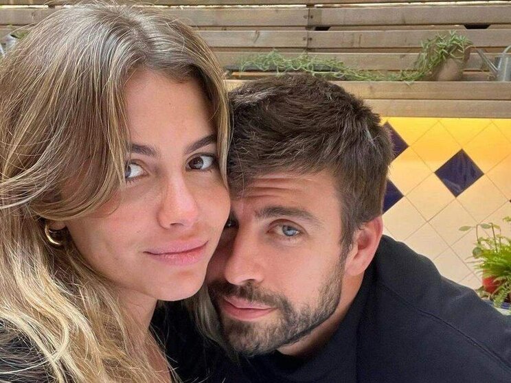  Piqué junto a Clara Chía en redes sociales 