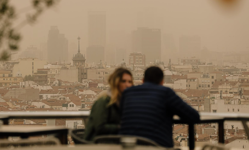  Archivo - Calima desde la terraza del Círculo de Bellas Artes, a 15 de marzo de 2022, en Madrid (España). - Carlos Luján - Europa Press - Archivo 