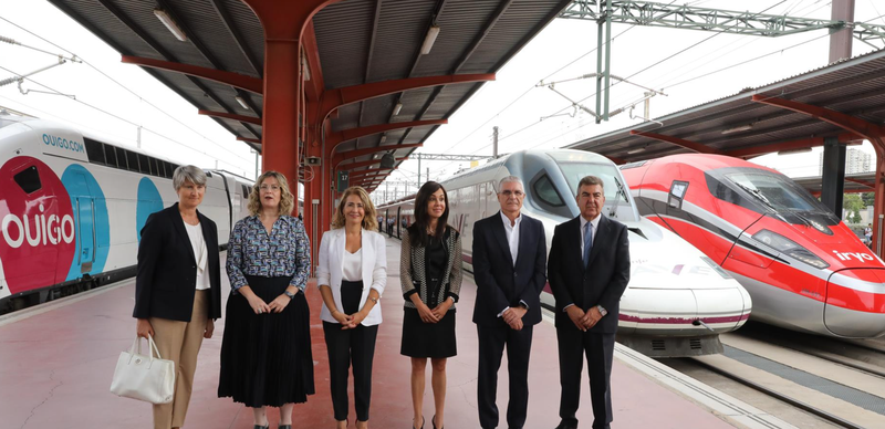  Archivo - (I-D) La directora general de Ouigo España, Hélène Valenzuela; la presidenta de Adif, María Luisa Domínguez; la ministra de Transportes, Movilidad y Agenda Urbana, Raquel Sánchez; la secretaria de Estado de Infraestructuras, Isabel Pardo de Vera - Marta Fernández Jara - Europa Press - Archivo 