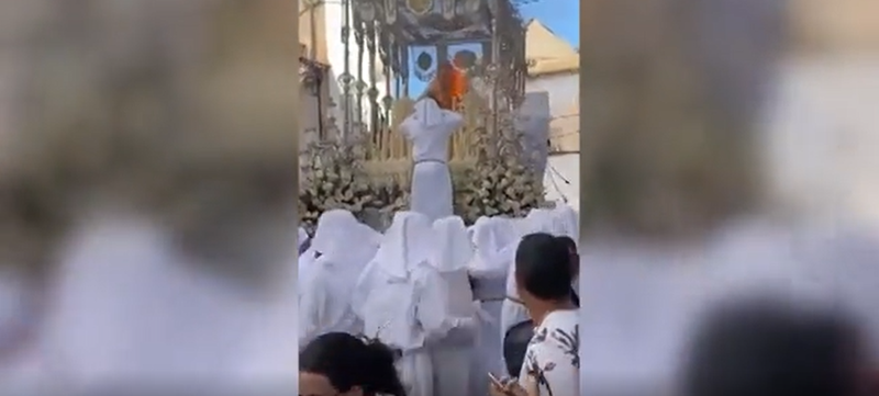  Virgen del Rocío quemándose 