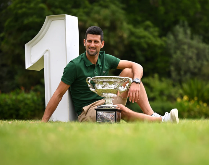  Djokovic posando como número 1 