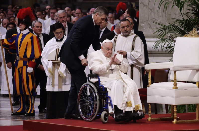  El Papa Francisco llega para dirigir la Misa Crismal en la Basílica de San Pedro del Vaticano - Evandro Inetti/Zuma Press Wire/D / Dpa 