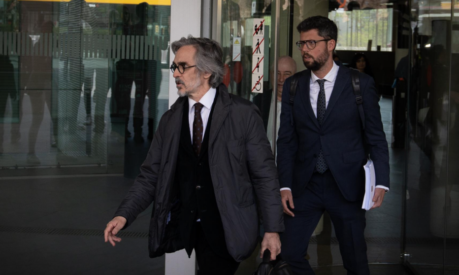  El abogado de Dani Alves, Cristóbal Martell a su salida de un juicio por el 'caso Alves', en la Ciudad de la Justicia de Barcelona, a 17 de abril de 2023, en Barcelona, Catalunya (España). - David Zorrakino - Europa Press 