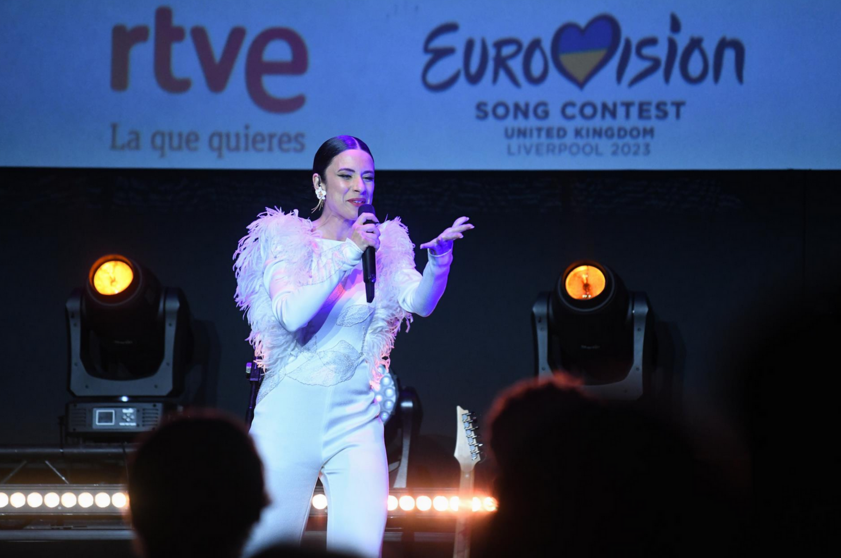  La cantante Banca Paloma actúa durante un evento de despedida antes de su viaje a Liverpool para representar a España en el Festival de Eurovisión 2023, en los cines Callao, a 27 de abril de 2023, en Madrid (España). - Fernando Sánchez - Europa Press 