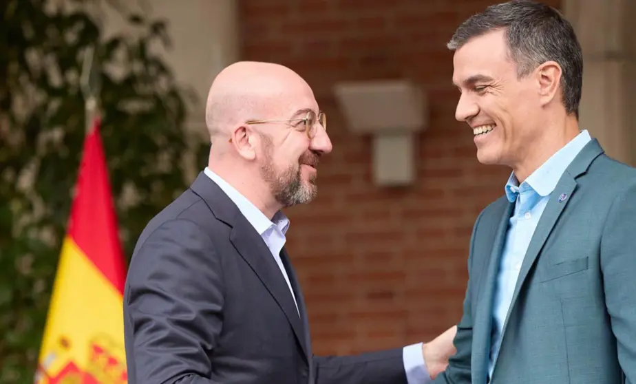  El presidente del Gobierno, Pedro Sánchez, recibe al presidente del Consejo Europeo, Charles Michel, en el Palacio de la Moncloa, a 2 de julio de 2023, en Madrid (España). Pedro Sánchez y Charles Michel se han reunido esta tarde para hablar sobre las prio - Jesús Hellín - Europa Press 