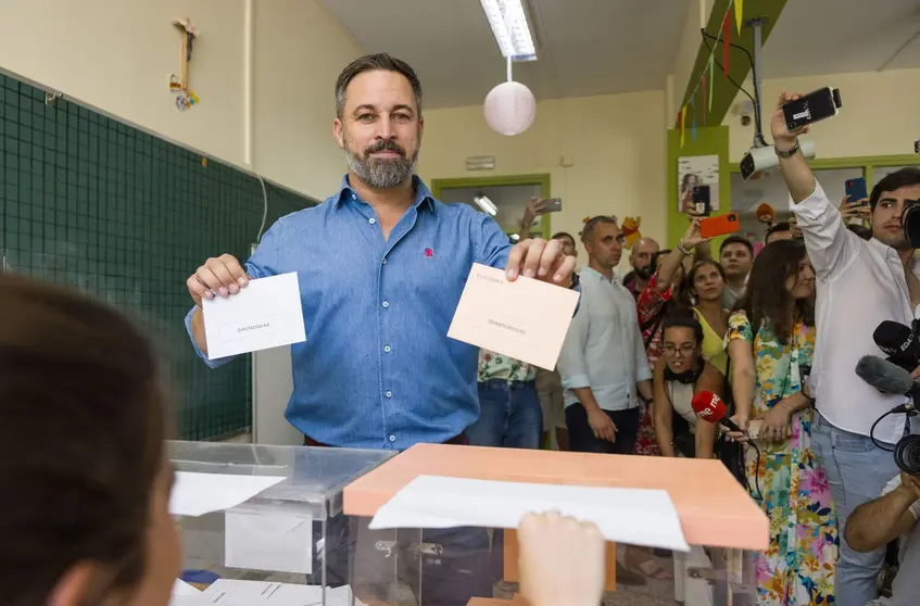  Abascal ejerce su derecho al voto 