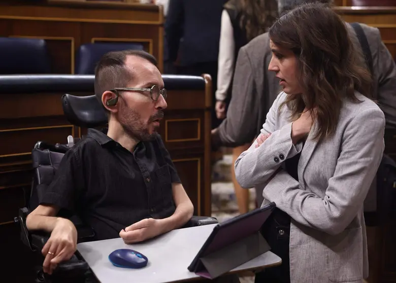  El portavoz de Unidas Podemos en el Congreso, Pablo Echenique y la ministra de Igualdad, Irene Montero 