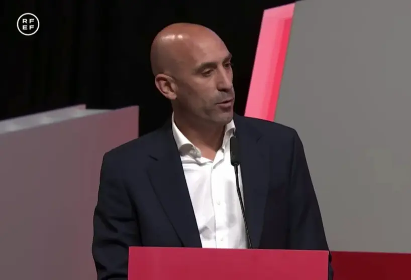  Luis Rubiales en la asamblea de la RFEF 