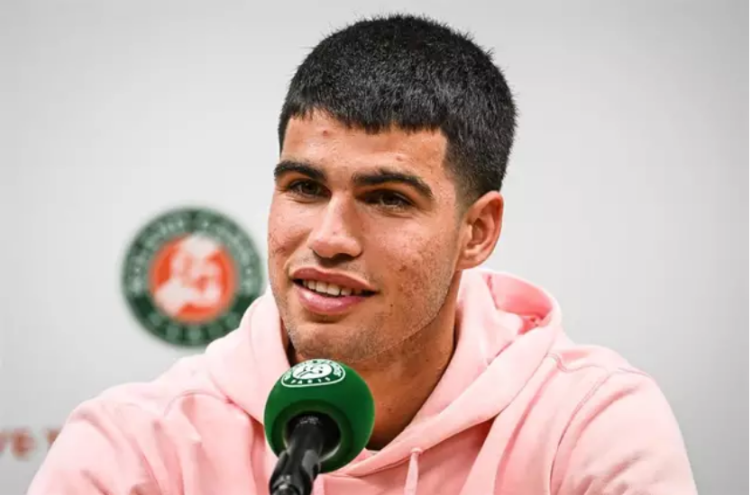  Carlos Alcaraz en rueda de prensa para Roland Garros 