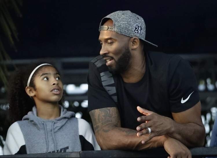  Kobe Bryant y su hija Gianna -  Chris Carlson - AP 