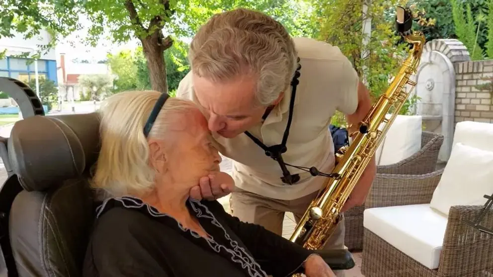  Javier Muela y su madre Gregoria 