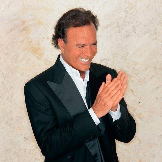  Julio Iglesias 