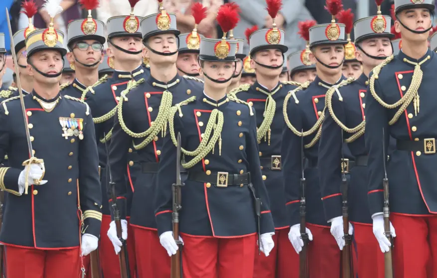  La princesa Leonor en la jura de bandera en el Patio de Armas de la Academia General Militar de Zaragoza a 07 de Octubre de 2023 en Zaragoza (España). - Raúl Terrel - Europa Press 