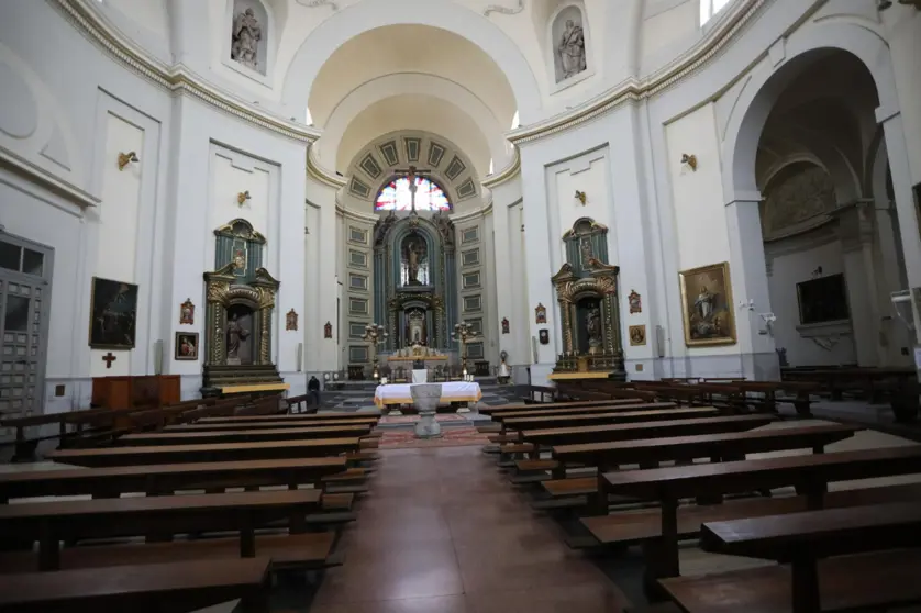  Interior de una Iglesia en Madrid 