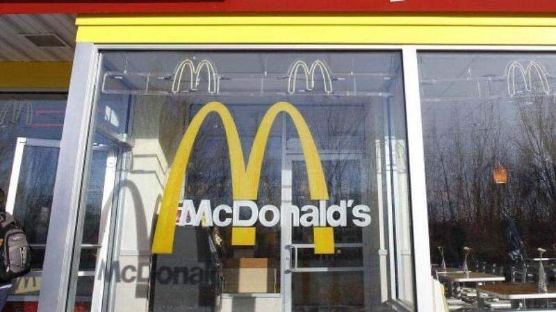  Entrada de un restaurante de McDonald's 