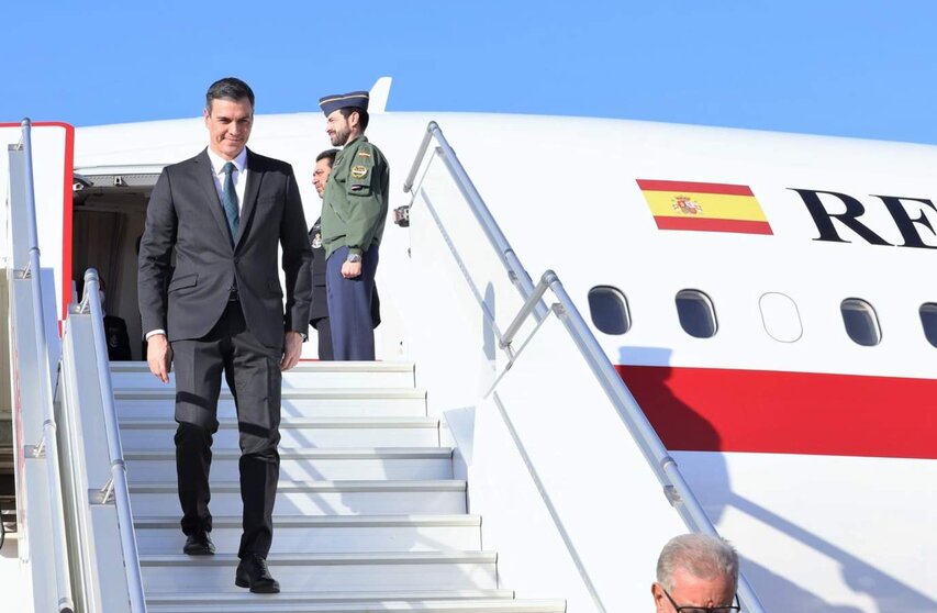  Archivo - El presidente del Gobierno de España, Pedro Sánchez, baja del avión presidencial, Falcon, a su llegada al Aeropuerto Internacional Mohammed V, a 1 de febrero de 2023, en Rabat (Marruecos). - Sarah Kaichouh - Archivo 