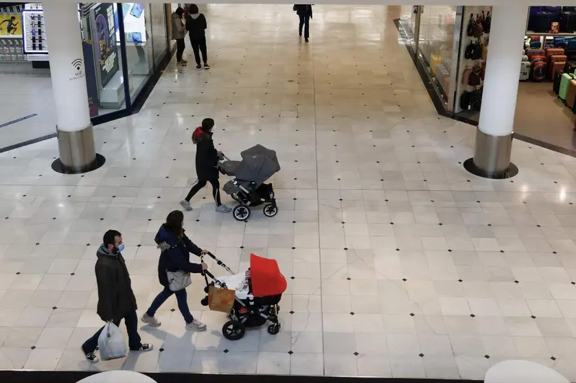  Archivo - Centro comercial - Rober Solsona - Europa Press - Archivo 